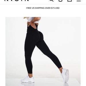 NVGTN Black solid seamless